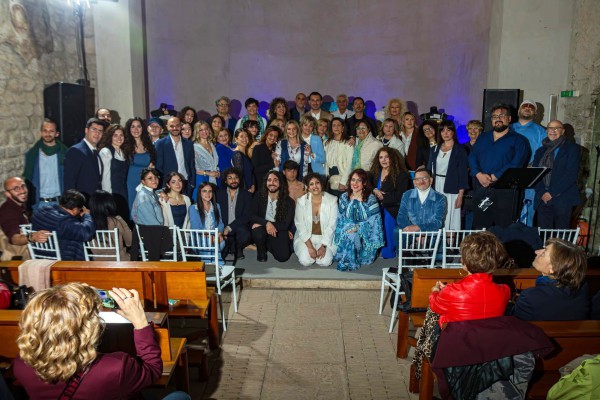 “Sotto un cielo di primavera” incanta le Basiliche Paleocristiane di Cimitile: vernissage partecipato per la seconda edizione