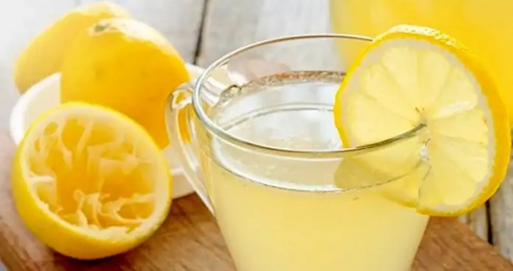 IN SALUTE: Acqua e limone fanno dimagrire?