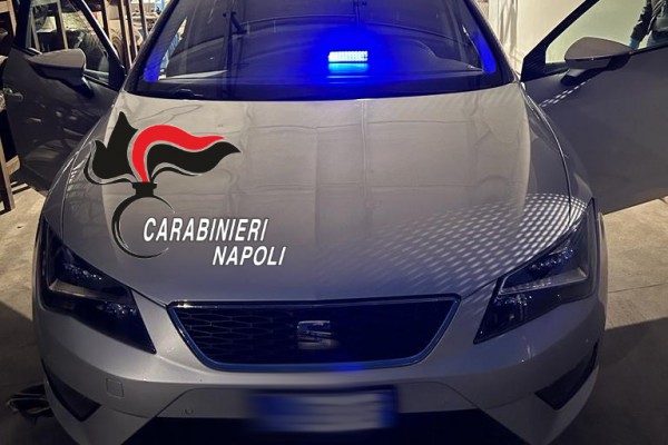 Carbonara di Nola: Carabinieri fermano auto con dentro lampeggianti e ricetrasmittenti. Arrestato 20enne incensurato