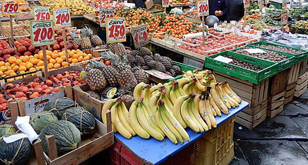 Nola, il mercato settimanale torna in città per i soli prodotti alimentari