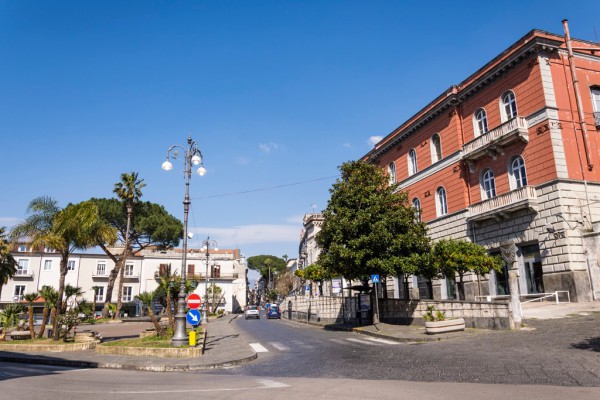 Palma Campania, in due su uno scooter rubato: denunciati ed "espulsi" per tre anni dalla città