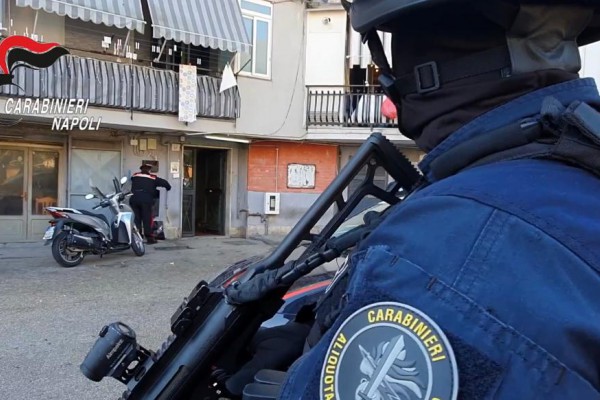 Napoli e Provincia: Carabinieri in prima linea nel contrasto al traffico delle armi