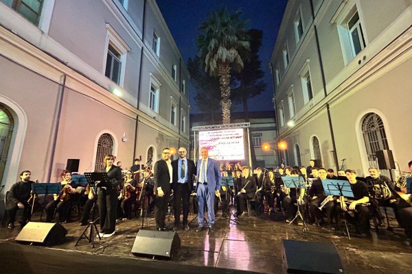 “La musica come linguaggio di pace e legalità”: il Liceo Albertini di Nola alza l’asticella dell’educazione civile