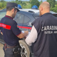 Orari massacranti nei campi e paghe misere: sfruttamento del lavoro di immigrati, arrestati due imprenditori