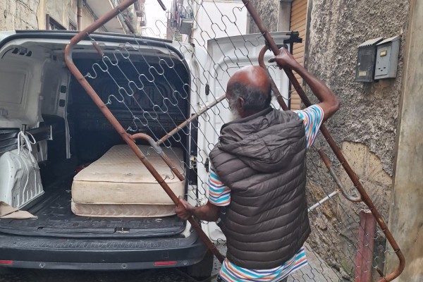 Palma Campania, stop al sovraffollamento: cittadini bengalesi si adeguano spontaneamente alle norme di sicurezza