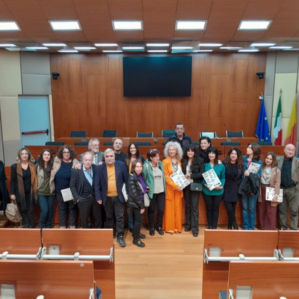 Napoli, Rua Catalana diventa laboratorio nomade: l’intesa tra il Collettivo O.R.A. e il Premio Rua Viva