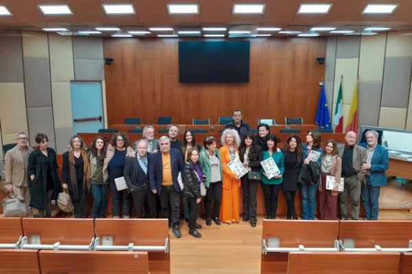 Napoli, Rua Catalana diventa laboratorio nomade: l’intesa tra il Collettivo O.R.A. e il Premio Rua Viva