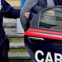 San Gennaro Vesuviano: Per non aver ricambiato il saluto entra in casa sua e la aggredisce. Carabinieri arrestano 31enne