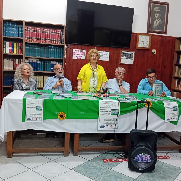 “Spalle al muro e una vita davanti” di Felice Peluso: una serata di grande successo a Palma Campania