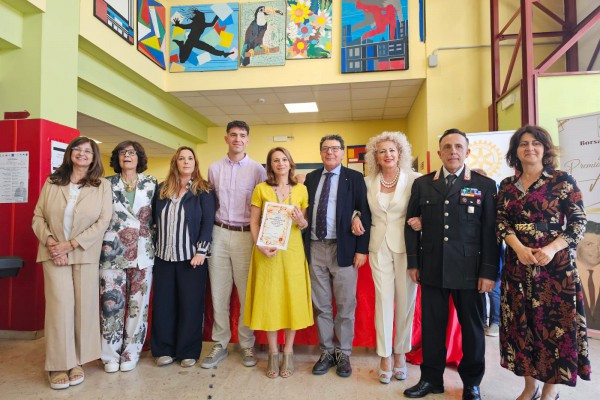 A Saviano il Premio “Raffaele Allocca” premia i giovani contro il bullismo: XVII edizione tra memoria, impegno civile e musica