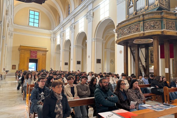 IL RICORDO DI VALENTINO FERRARA DIVENTA UN’OPPORTUNITÀ PER I GIOVANI: PRESENTATO IL BANDO “LO SCRIGNO DEI VALORI”