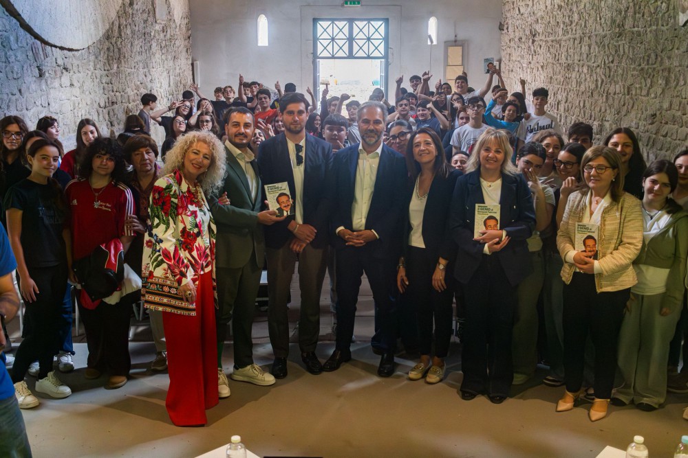 CIMITILE FA SCUOLA DI LEGALITÀ: SUCCESSO STRAORDINARIO PER “IL GENIO DI GIOVANNI FALCONE” CON IL MAGISTRATO CATELLO MARESCA