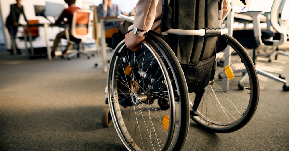 Pensione di invalidità, la Corte Costituzionale estende l’integrazione al minimo a tutti i lavoratori, anche quelli del regime contributivo