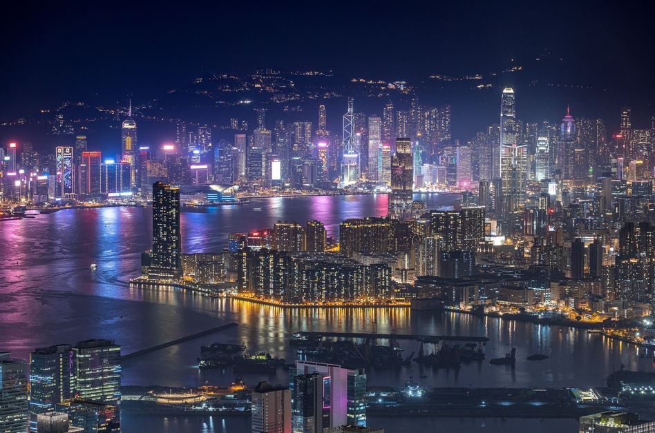 Questione dazi, la Città Metropolitana apre le porte a Hong Kong: Napoli ponte con l’Asia per nuove rotte commerciali