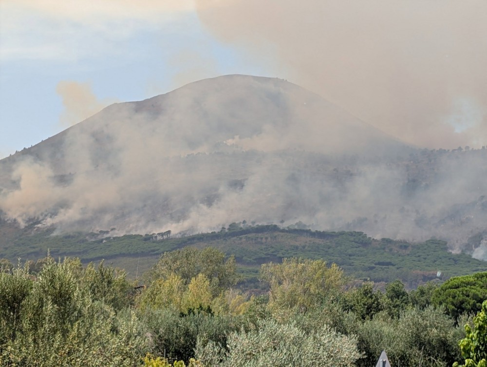 Terzigno Verde: "Noi i primi a segnalare il rischio incendio. Ora collaboriamo per salvare il Vesuvio"