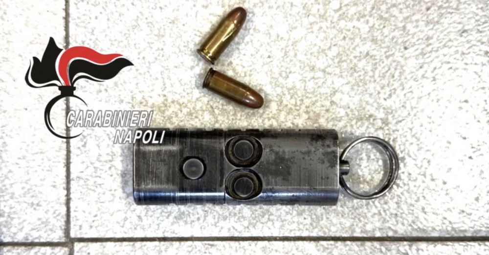 Palma Campania: Penne pronte per uccidere, Carabinieri arrestano 27enne