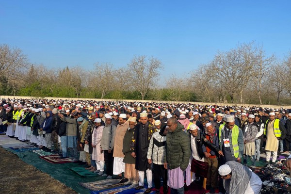 Termina il Ramadan: in migliaia riuniti in preghiera a Palma Campania