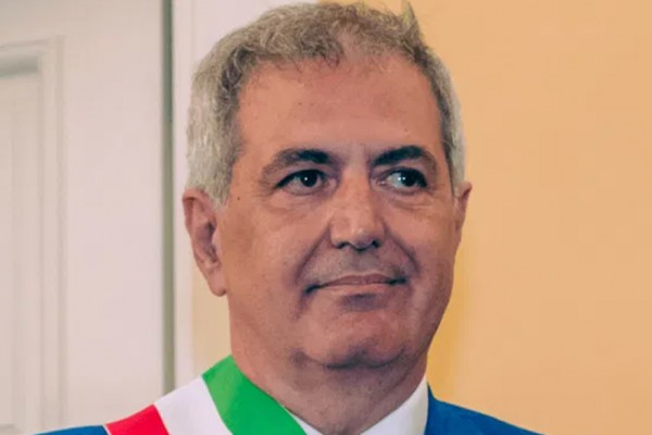 Nola, il sindaco Gaetano Minieri positivo al Coronavirus