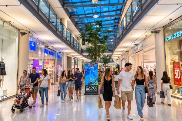 Vulcano Buono, oltre 600mila visitatori ad agosto: +35% Record di affluenza dell’anno. 
In autunno nuove aperture e il Vulcano Business Center