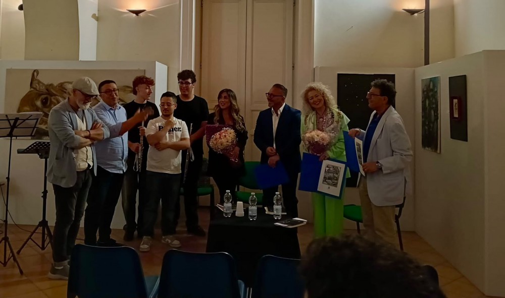 “La stanza 3B” a Palazzo Allocca: Saviano riempie la cultura di pubblico e musica
