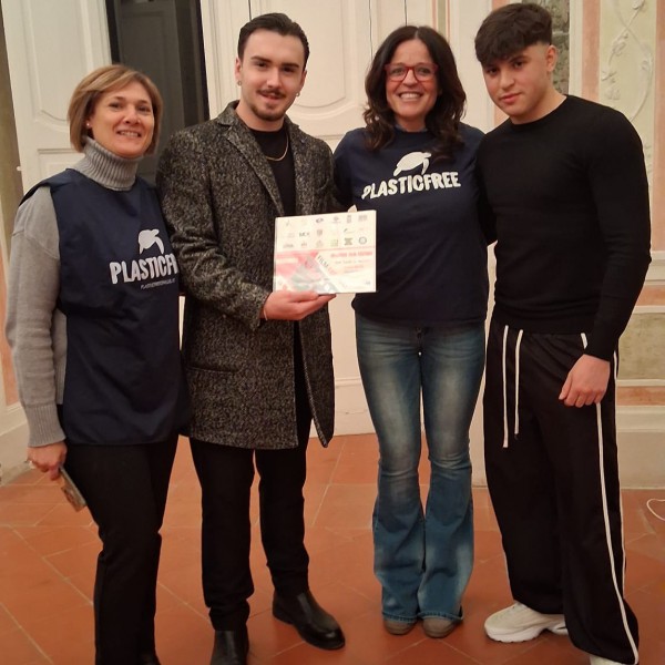 Palma Campania brilla al Vesuvius Film Festival grazie all'impegno "Plastic Free" di Rosa Ferrante e dell'associazione Naturae