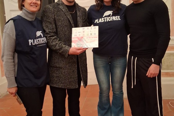 Palma Campania brilla al Vesuvius Film Festival grazie all'impegno "Plastic Free" di Rosa Ferrante e dell'associazione Naturae