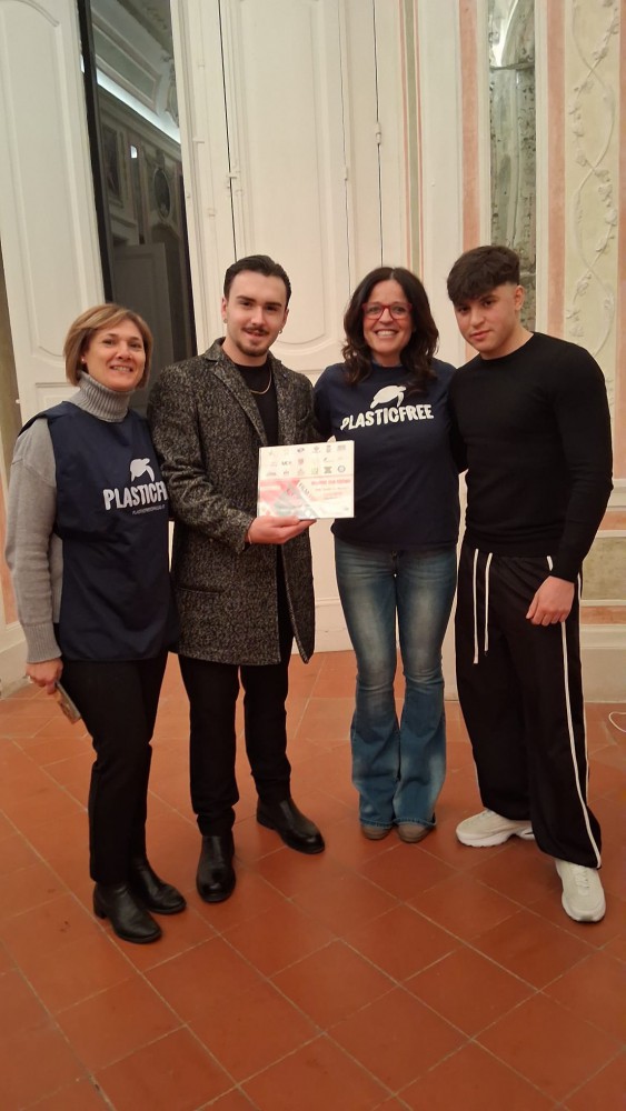 Palma Campania brilla al Vesuvius Film Festival grazie all'impegno "Plastic Free" di Rosa Ferrante e dell'associazione Naturae