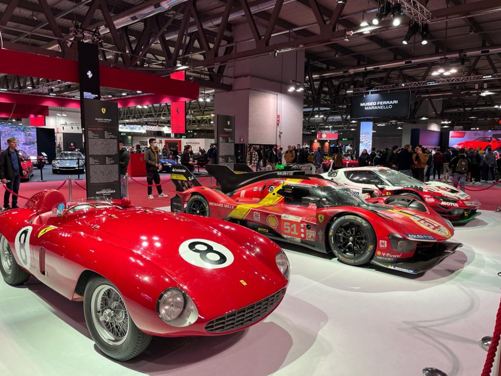 Che show alla "Milano AutoClassica 2023": passerella delle automobili più prestigiose