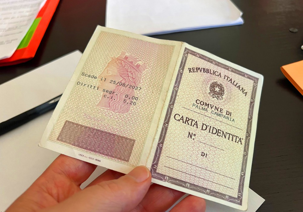 Carta d’identità: addio alla versione cartacea
