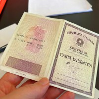 Carta d’identità: addio alla versione cartacea