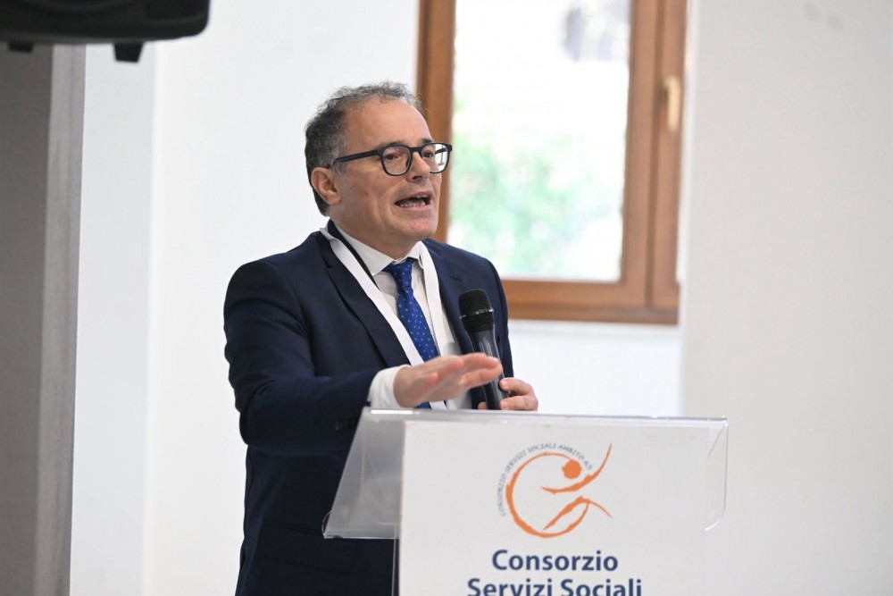 L’intelligenza artificiale nei servizi sociali: il modello del Consorzio A5 arriva fino in Cina