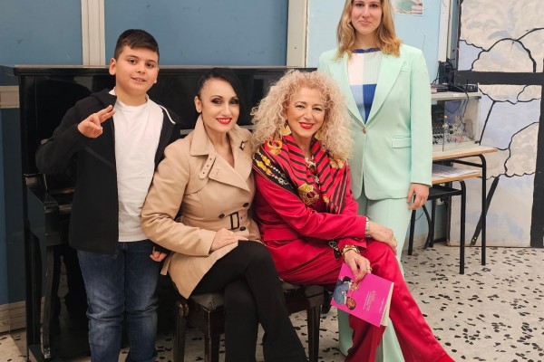 Successo all’istituto Comprensivo ‘’Bruno-Fiore-Sanseverino’’ di Nola per la presentazione del libro ‘’Louis Armstrong la musica oltre il razzismo’’ della giornalista, scrittrice e musicista Filomena Carrella