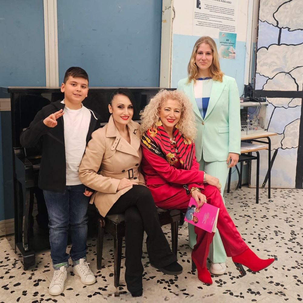 Successo all’istituto Comprensivo ‘’Bruno-Fiore-Sanseverino’’ di Nola per la presentazione del libro ‘’Louis Armstrong la musica oltre il razzismo’’ della giornalista, scrittrice e musicista Filomena Carrella