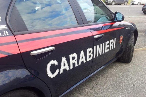 Fuga con furgone e latticini, inseguimento nelle strade di Marigliano. 3 persone arrestate dai Carabinieri