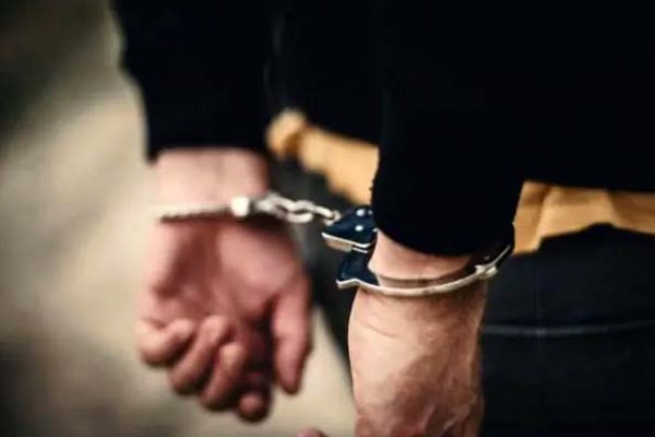 Carabinieri perquisiscono abitazione di un 43enne. Arrestato per droga