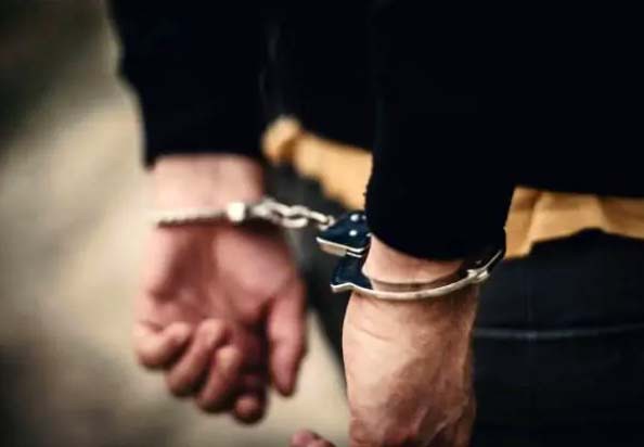 Carabinieri perquisiscono abitazione di un 43enne. Arrestato per droga