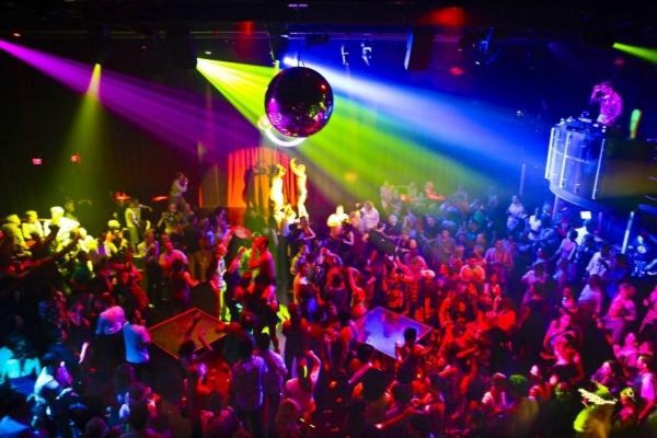 Rissa in discoteca: disposti dieci giorni di chiusura