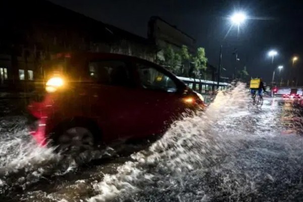 San Gennaro Vesuviano, allerta meteo: Russo chiude la villa comunale e il cimitero