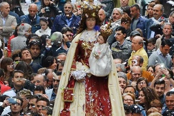 Breviario di cultura popolare: la Madonna delle Galline