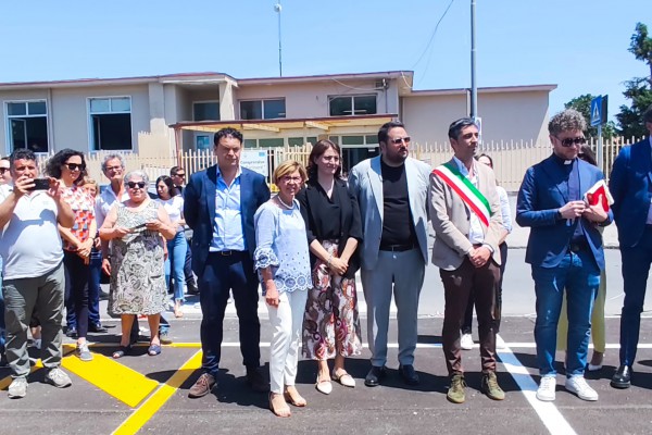 Parcheggio a servizio della scuola della frazione Miuli, inaugurata la nuova area di sosta a Marigliano
