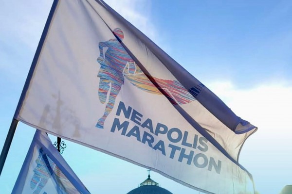 Napoli, una città che corre: la Neapolis Marathon tra sport e storia