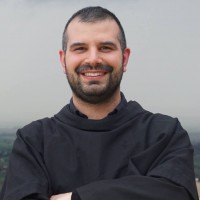 Don Mimmo Cirillo saluta, alla chiesa del SS. Rosario è arrivato Don Roberto