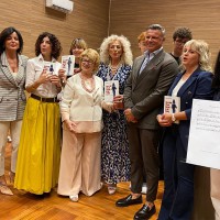 Cimitile applaude “Raccontami di TE”: il successo è l’amore per la vita che vince sul dolore