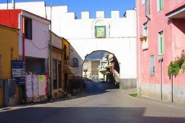 Striano, emergenza Covid: scatta il divieto per i minori di uscire di casa, fino al 16 novembre