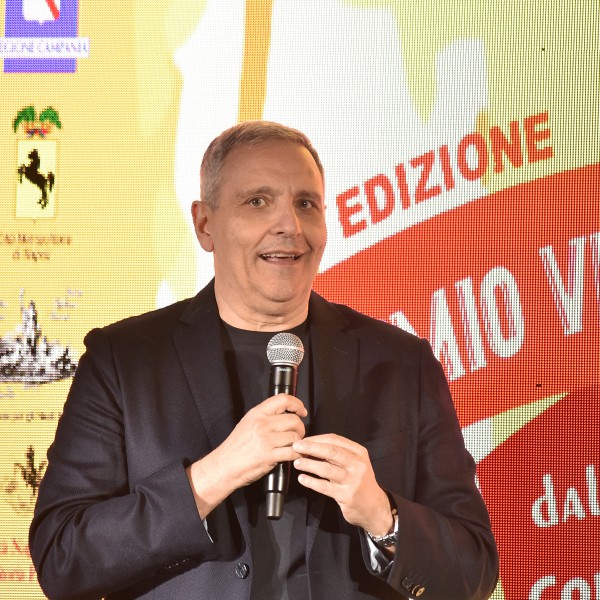 Il teatro di Palma Campania si tinge di "giallo": Maurizio de Giovanni presenta il nuovo bestseller "Figli"