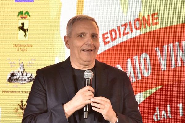 Il teatro di Palma Campania si tinge di "giallo": Maurizio de Giovanni presenta il nuovo bestseller "Figli"