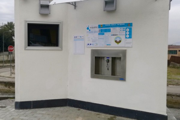 L’ex Casa dell’Acqua come dormitorio per senzatetto: abbattuta