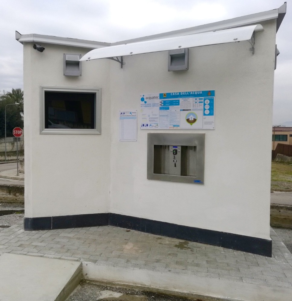 L’ex Casa dell’Acqua come dormitorio per senzatetto: abbattuta