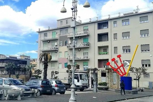 Palma Campania, Carabinieri sorprendono un operaio 'a nero' sul cantiere del chiosco di via Marconi