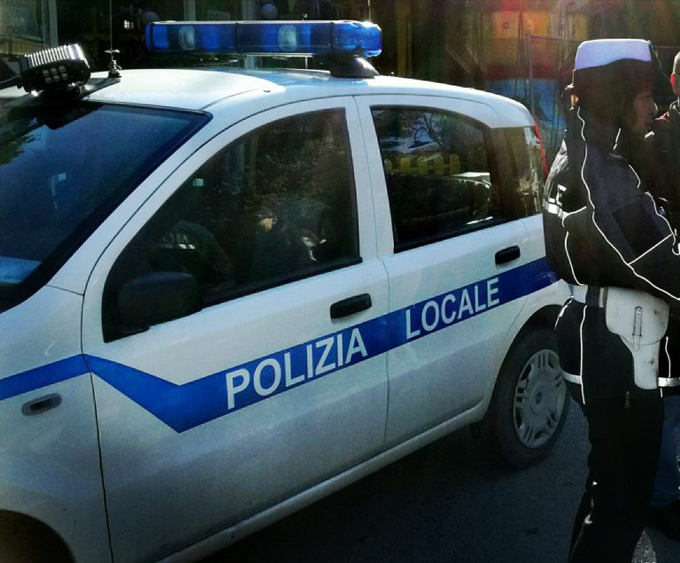 Abusi edilizi e smaltimento illecito di rifiuti a Palma Campania: blitz della Polizia Municipale